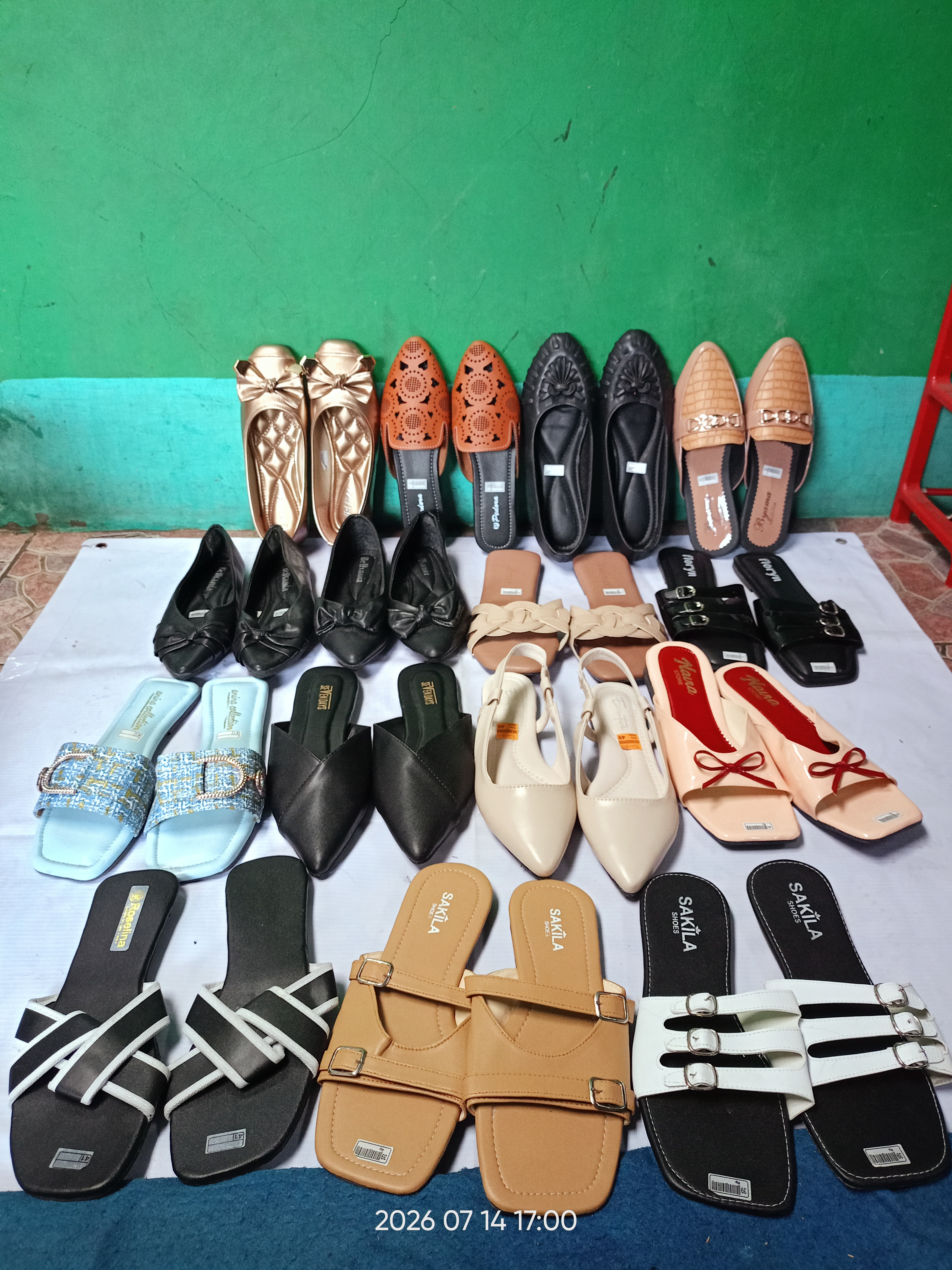 Gambar Produk Sandal sepatu pria wanita